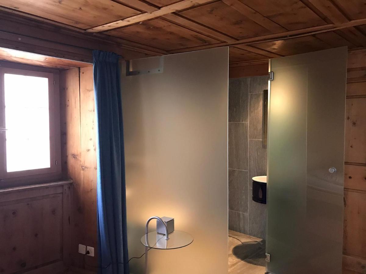 Hotel Weiss Kreuz Splugen Bagian luar foto