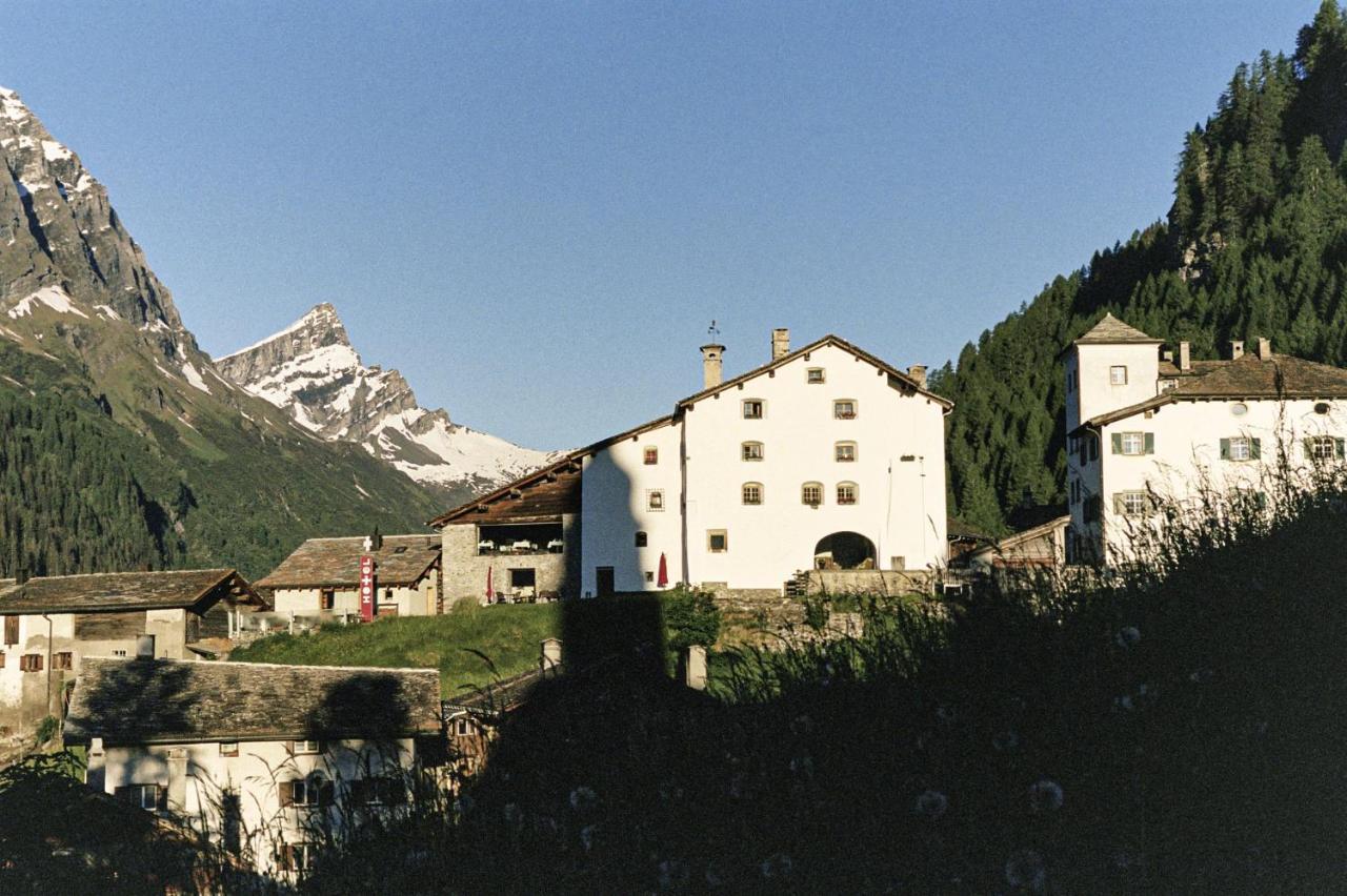 Hotel Weiss Kreuz Splugen Bagian luar foto