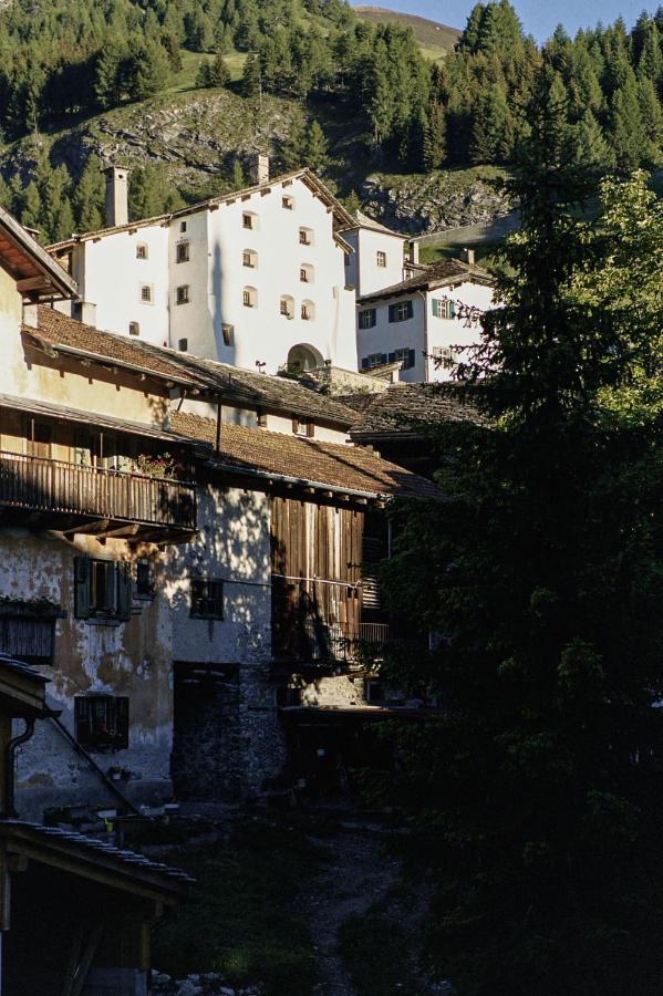 Hotel Weiss Kreuz Splugen Bagian luar foto