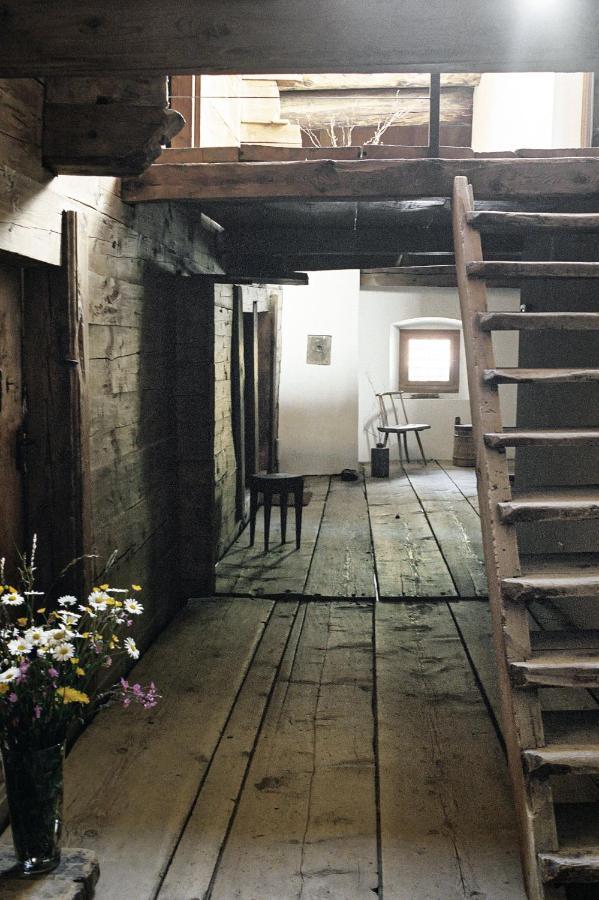 Hotel Weiss Kreuz Splugen Bagian luar foto
