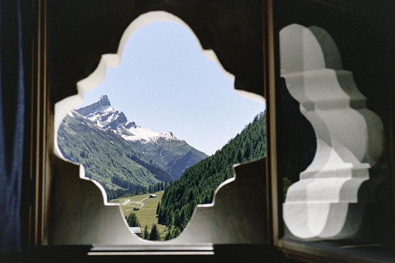 Hotel Weiss Kreuz Splugen Bagian luar foto