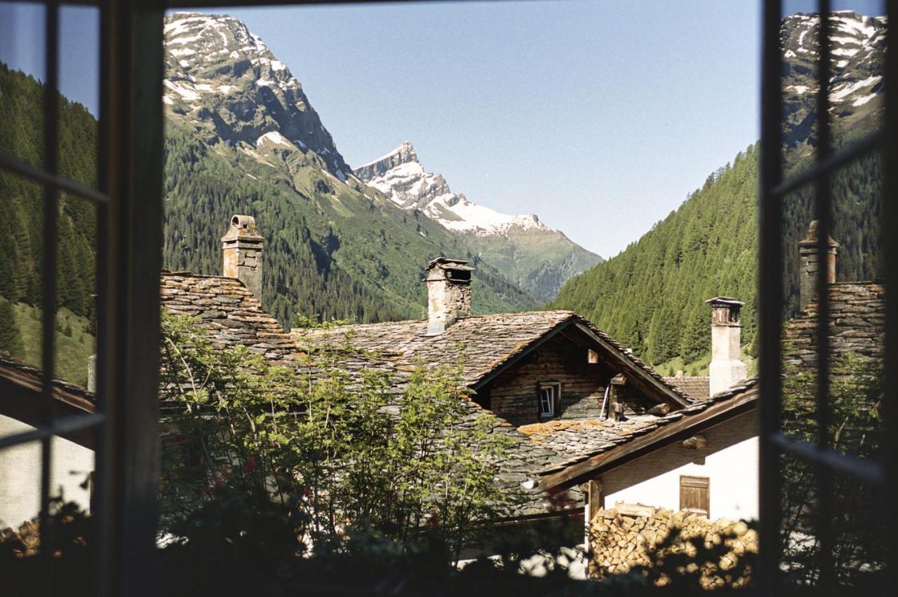 Hotel Weiss Kreuz Splugen Bagian luar foto